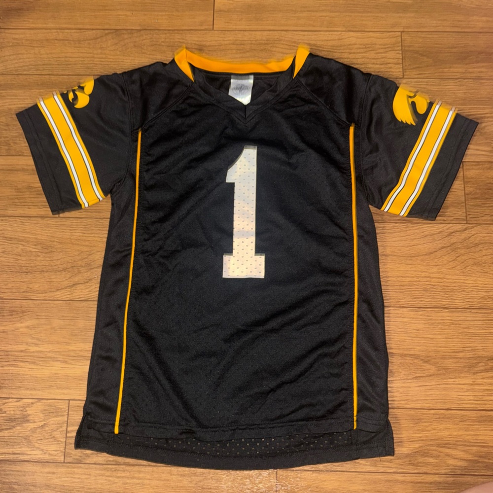 Rivalry Threads Iowa Hawkeyes Youth Football Jersey size 6/7